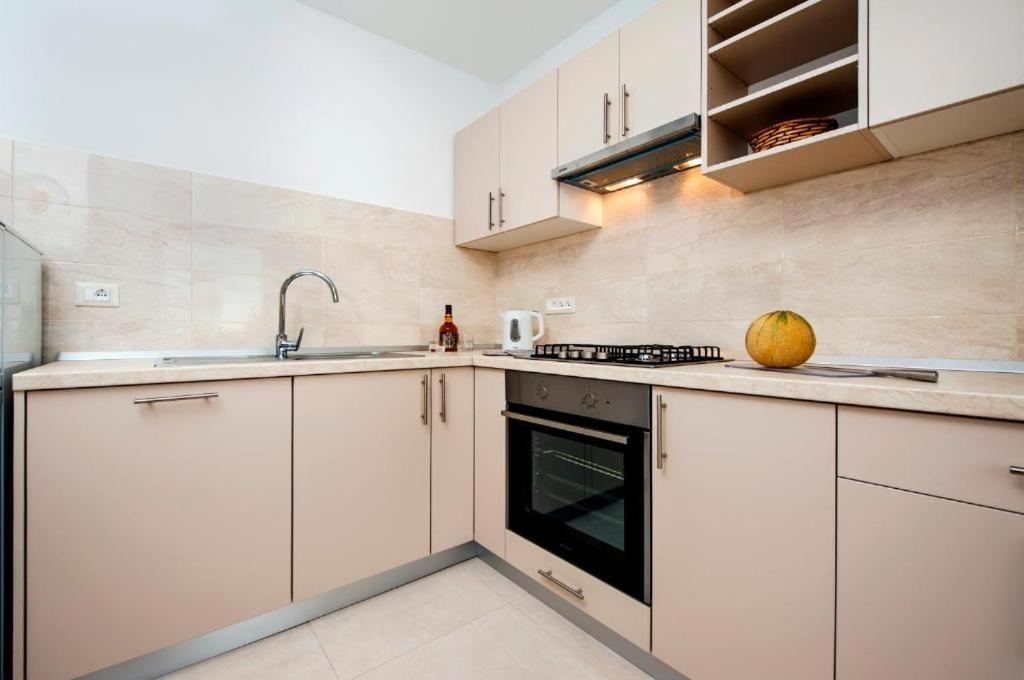 Aria Room And Apartmant Fuga Rovinj Luaran gambar